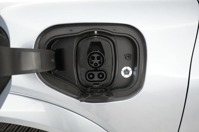 2022 Ford Mustang Mach-E — photo 8 of 21