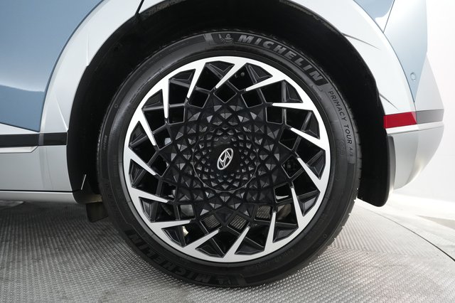 2024 Hyundai IONIQ 5 — photo 7 of 21