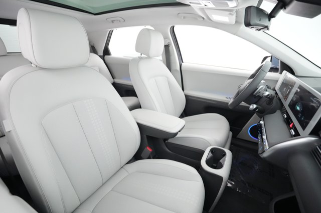 2024 Hyundai IONIQ 5 — photo 18 of 21