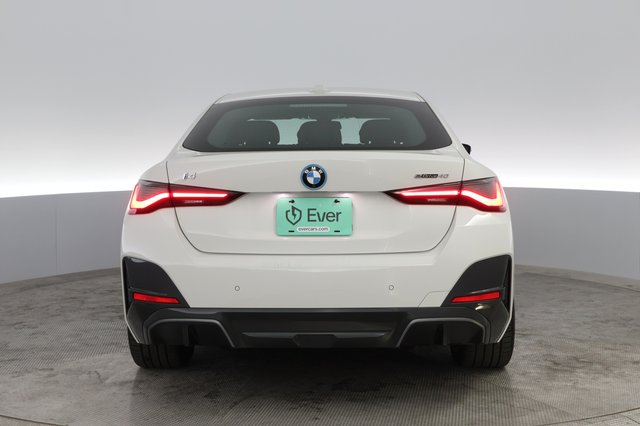 2022 BMW i4 — photo 14 of 20