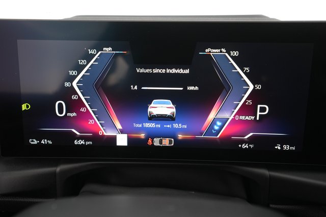 2022 BMW i4 — photo 5 of 20