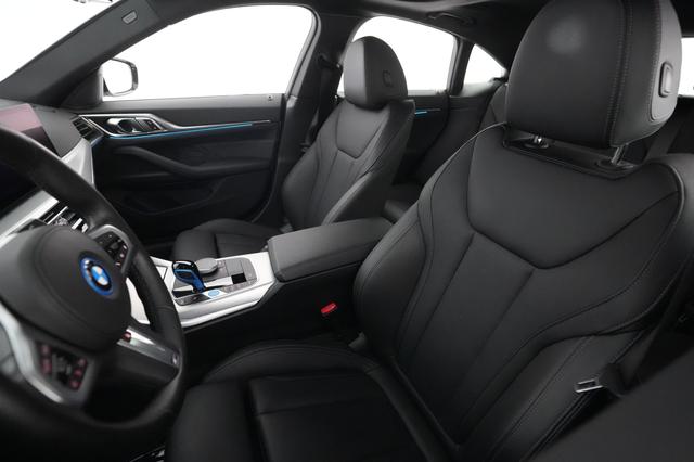 2022 BMW i4 — photo 3 of 20