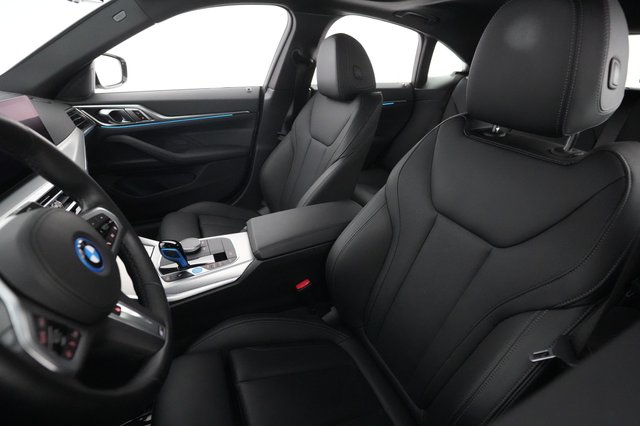 2022 BMW i4 — photo 3 of 20