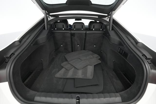 2022 BMW i4 — photo 6 of 20
