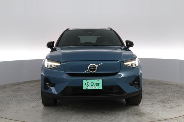 2023 Volvo XC40 Recharge — photo 5 of 21