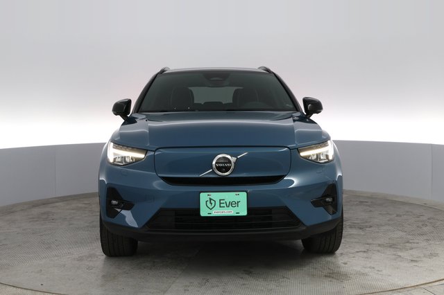 2023 Volvo XC40 Recharge — photo 5 of 21