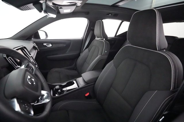2023 Volvo XC40 Recharge — photo 15 of 21