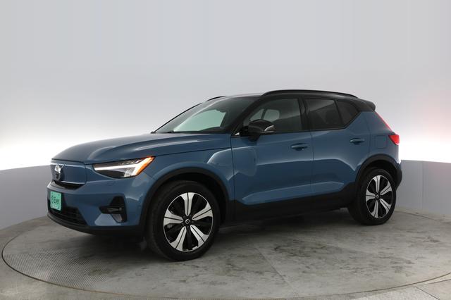 2023 Volvo XC40 Recharge — photo 10 of 21