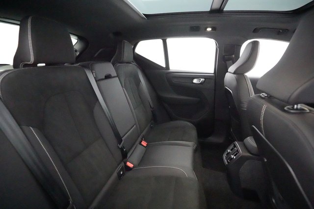 2023 Volvo XC40 Recharge — photo 3 of 21