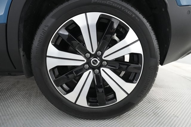 2023 Volvo XC40 Recharge — photo 14 of 21