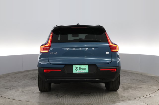 2023 Volvo XC40 Recharge — photo 8 of 21