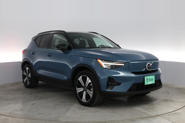 2023 Volvo XC40 Recharge — photo 6 of 21