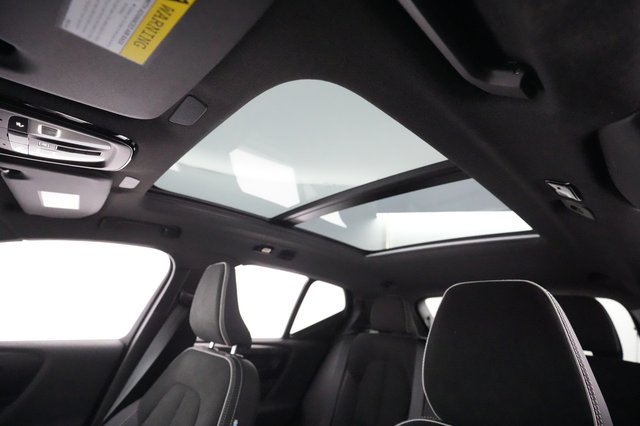 2023 Volvo XC40 Recharge — photo 18 of 21