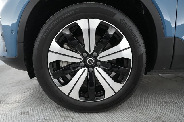 2023 Volvo XC40 Recharge — photo 11 of 21