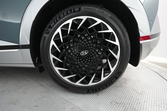 2024 Hyundai IONIQ 5 — photo 7 of 22