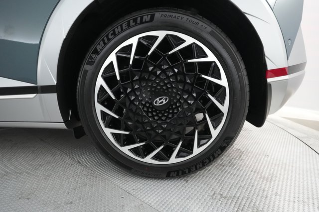 2024 Hyundai IONIQ 5 — photo 7 of 22