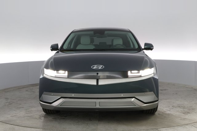 2024 Hyundai IONIQ 5 — photo 13 of 22