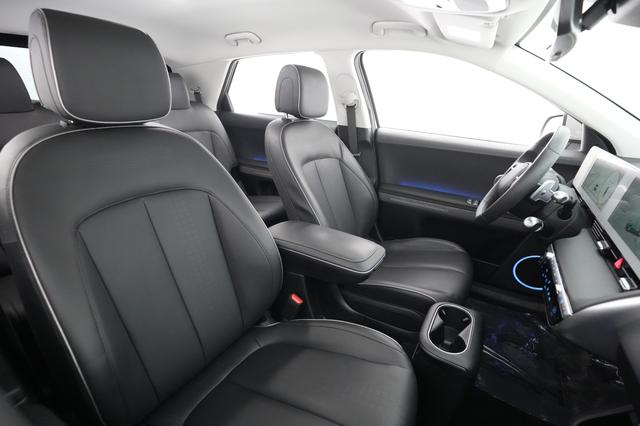 2023 Hyundai IONIQ 5 — photo 3 of 20