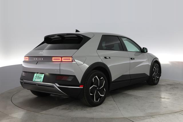 2023 Hyundai IONIQ 5 — photo 2 of 20