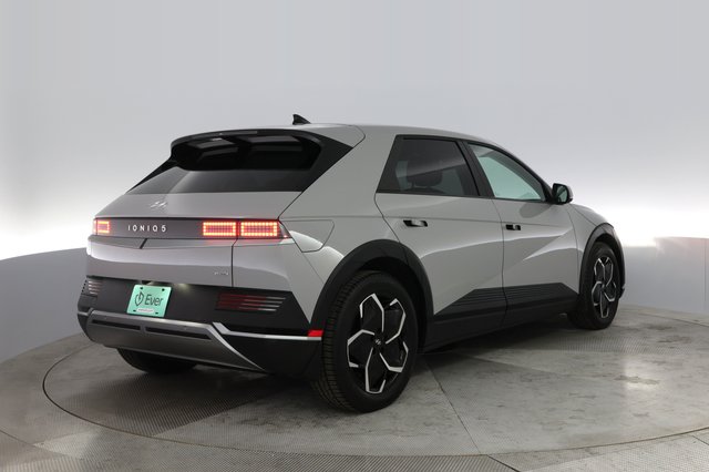 2023 Hyundai IONIQ 5 — photo 2 of 20