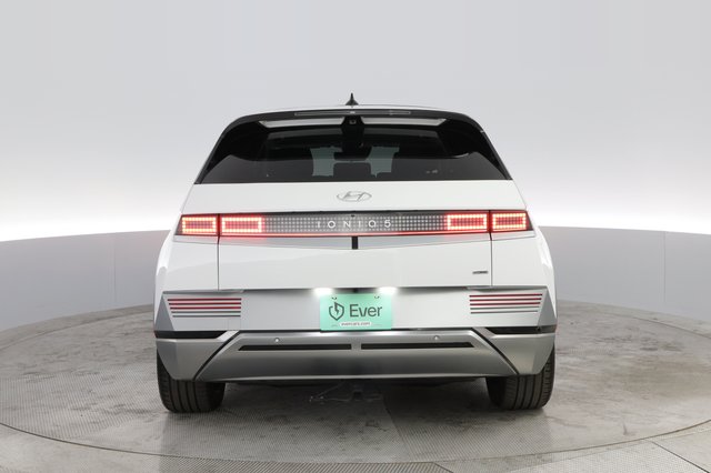 2024 Hyundai IONIQ 5 — photo 12 of 22