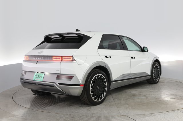 2024 Hyundai IONIQ 5 — photo 2 of 22