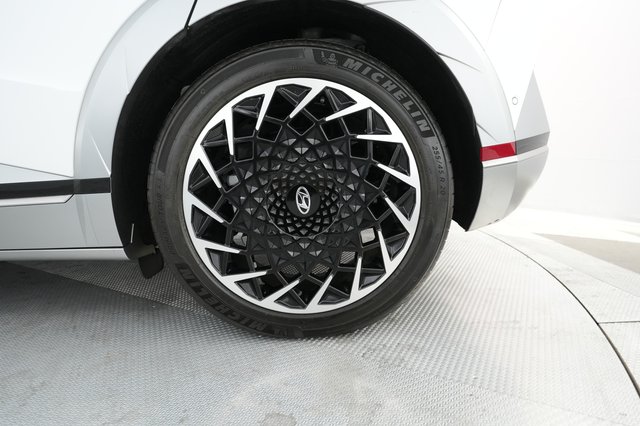 2024 Hyundai IONIQ 5 — photo 15 of 22