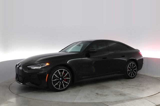 2023 BMW i4 — photo 14 of 21