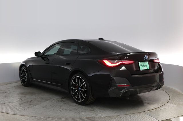 2023 BMW i4 — photo 13 of 21