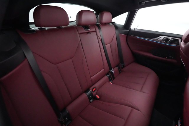 2023 BMW i4 — photo 4 of 21