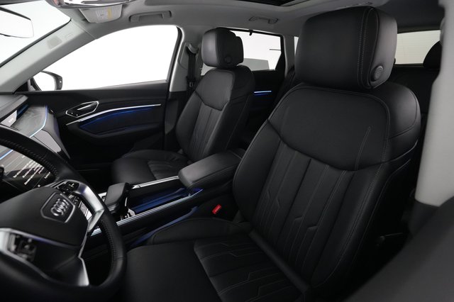 2021 Audi e-tron — photo 3 of 20