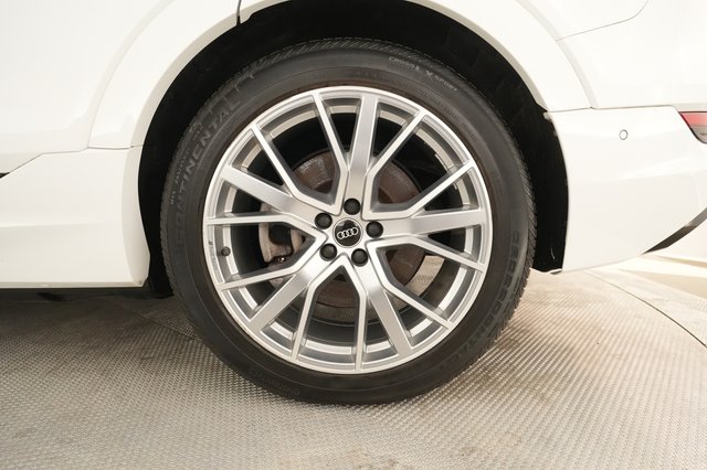 2021 Audi e-tron — photo 17 of 20