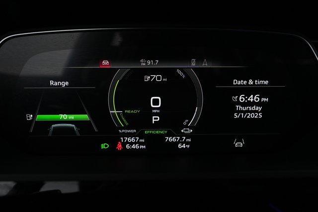 2021 Audi e-tron — photo 5 of 20