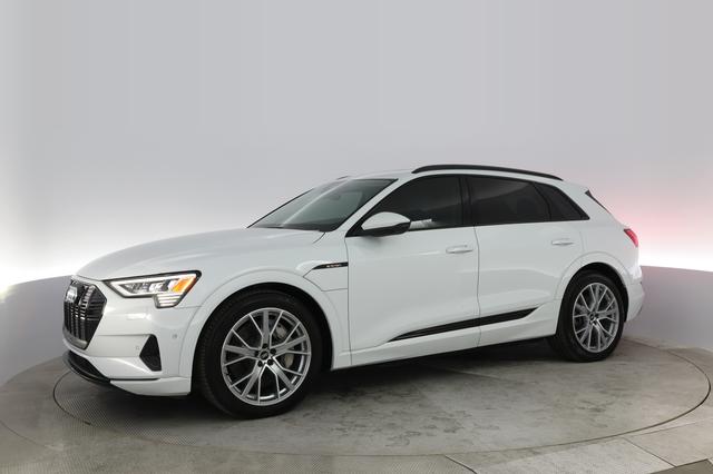 2021 Audi e-tron — photo 10 of 20