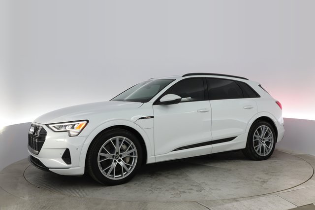 2021 Audi e-tron — photo 10 of 20