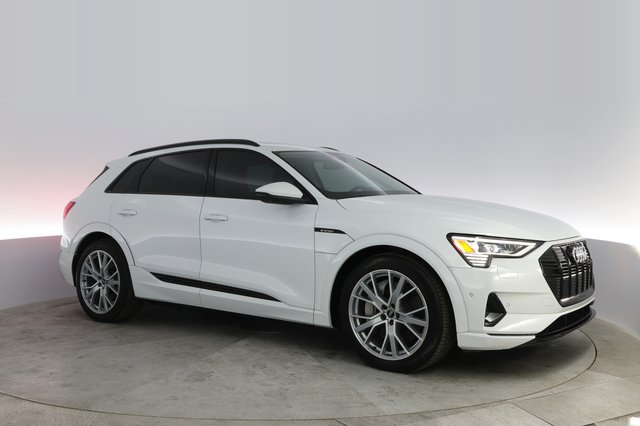 2021 Audi e-tron — photo 11 of 20