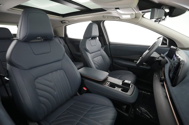 2023 Nissan Ariya — photo 18 of 20