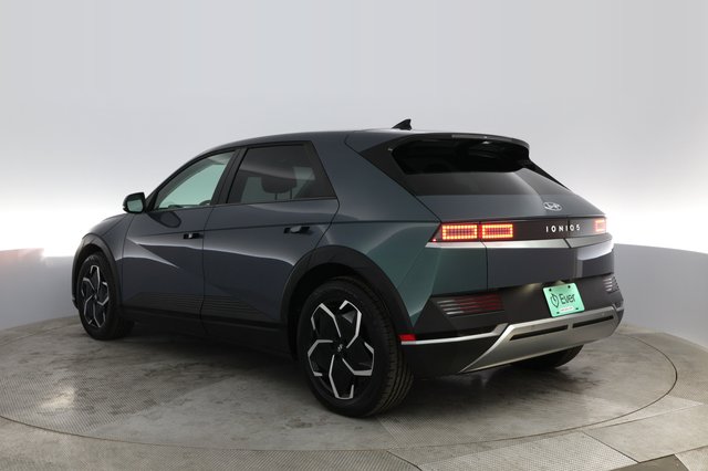 2024 Hyundai IONIQ 5 — photo 9 of 19
