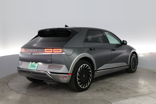 2024 Hyundai IONIQ 5 — photo 2 of 21