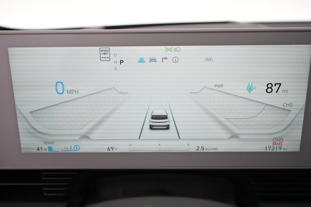 2024 Hyundai IONIQ 5 — photo 5 of 21