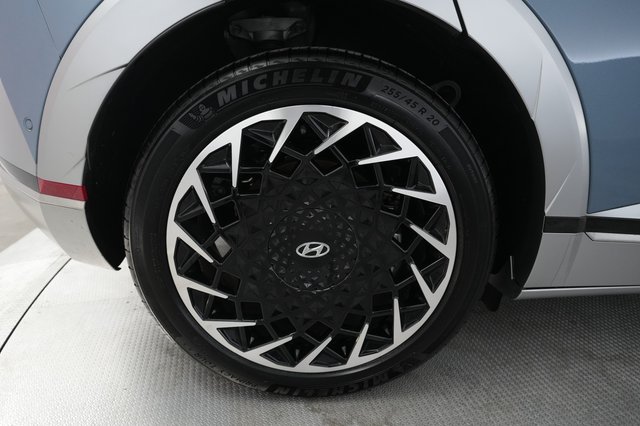 2024 Hyundai IONIQ 5 — photo 17 of 21