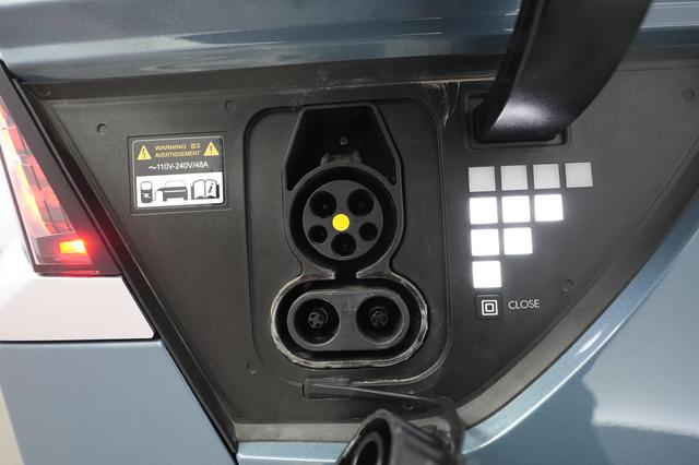 2024 Hyundai IONIQ 5 — photo 8 of 21