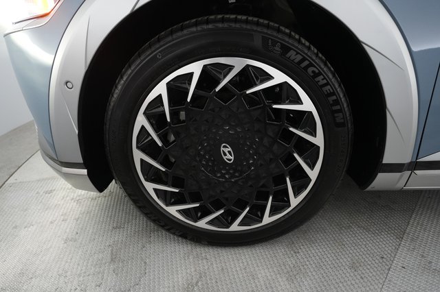 2024 Hyundai IONIQ 5 — photo 16 of 21
