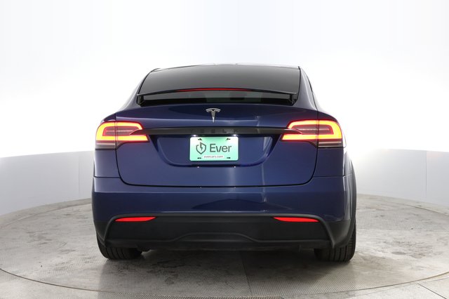 2022 Tesla Model X — photo 12 of 22