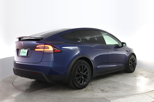 2022 Tesla Model X — photo 2 of 22