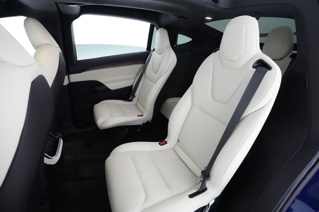 2022 Tesla Model X — photo 19 of 22