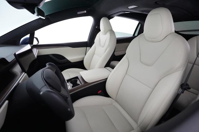 2022 Tesla Model X — photo 3 of 22