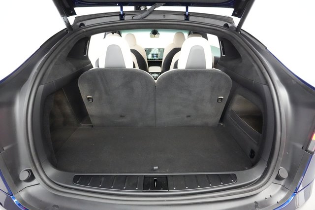 2022 Tesla Model X — photo 6 of 22