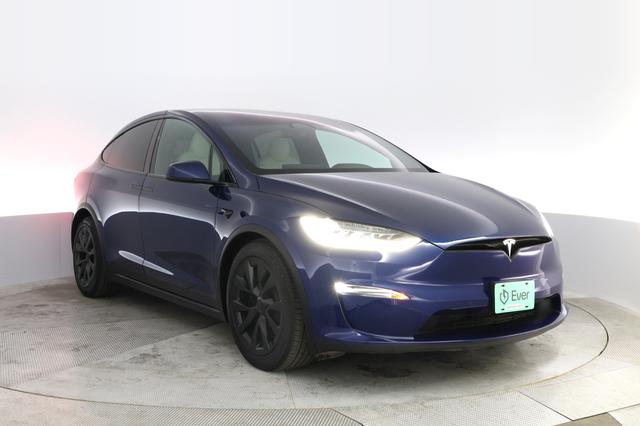 2022 Tesla Model X — photo 10 of 22