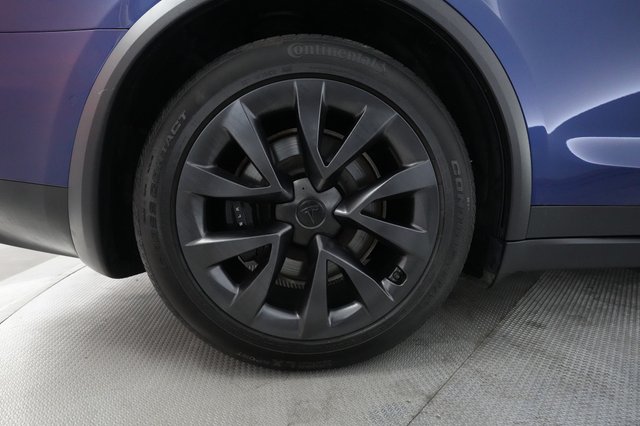 2022 Tesla Model X — photo 17 of 22
